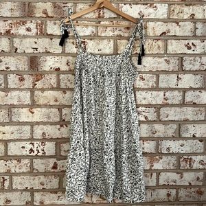 White - loose fitting dress with string tassels